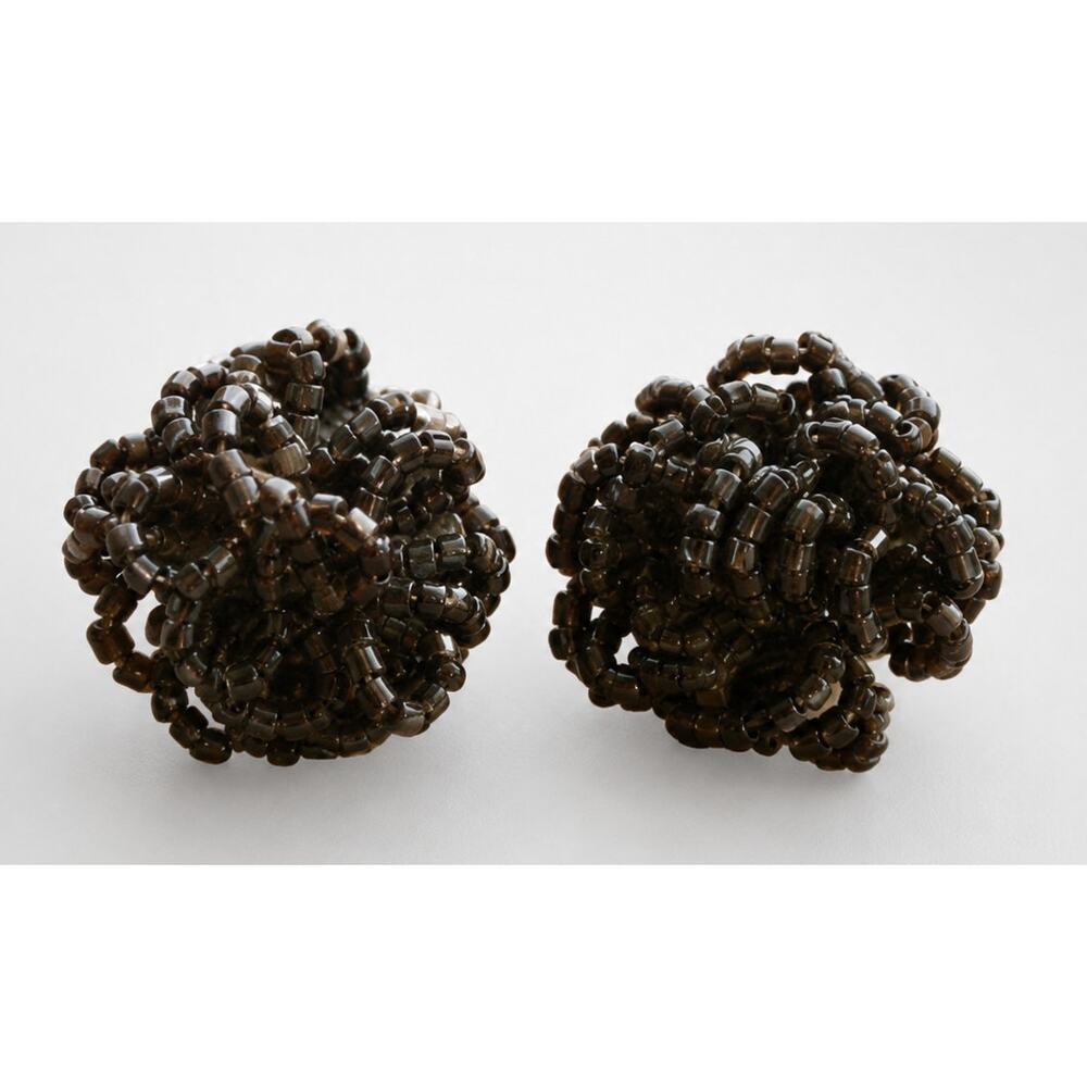 Vintage West Germany Black Seed Bead Cluster Clip On Earrings 1" Round‎ bc25